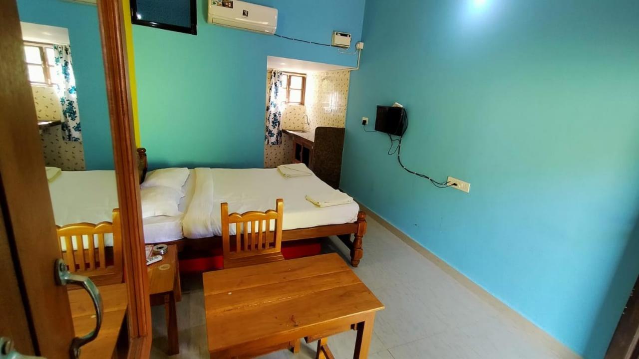 Shrushthee Guest House Vagator Eksteriør billede