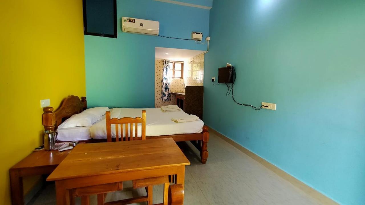 Shrushthee Guest House Vagator Eksteriør billede